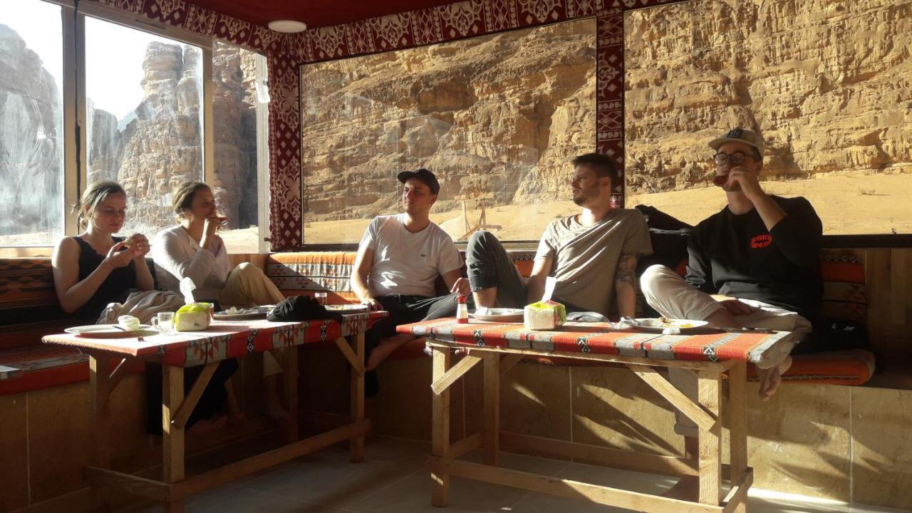 Salman Zwaidh Camp Hotell Wadi Rum Exteriör bild