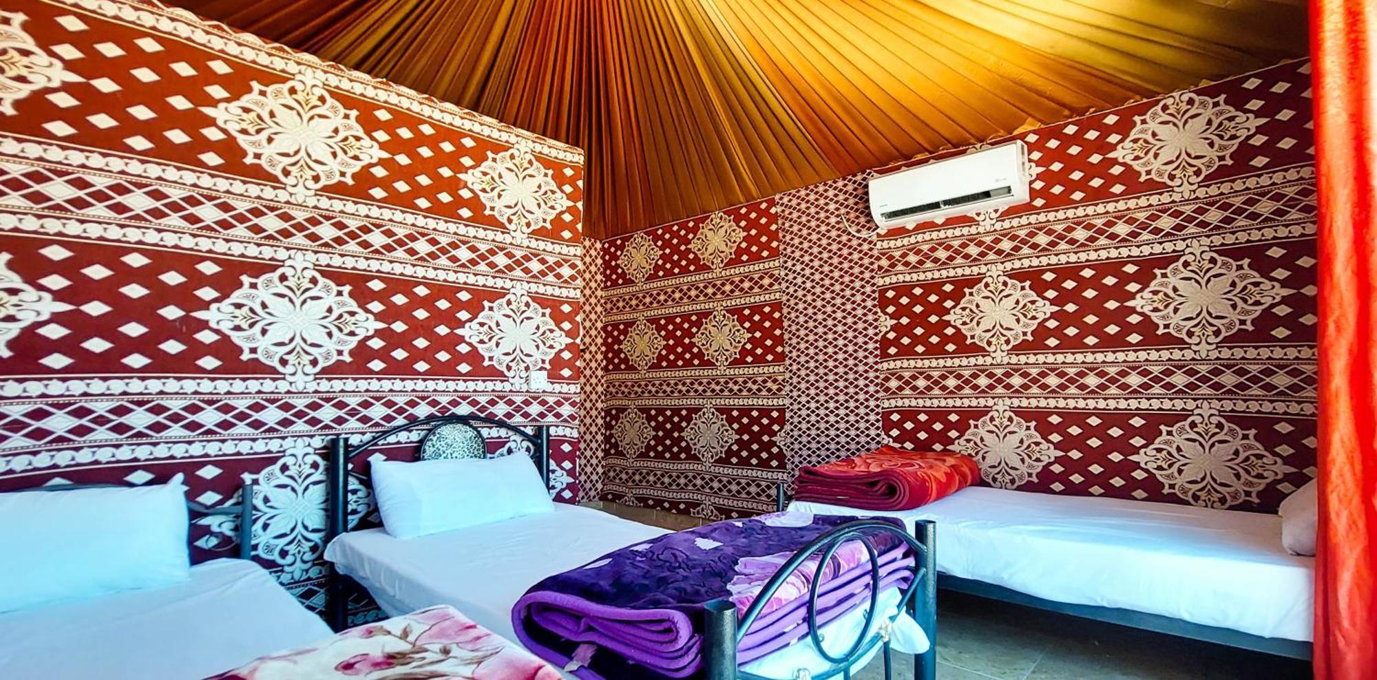 Salman Zwaidh Camp Hotell Wadi Rum Exteriör bild