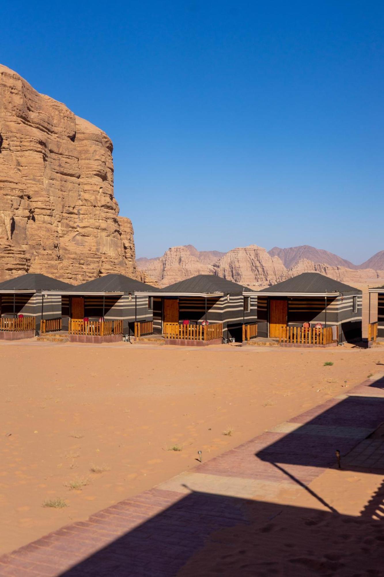 Salman Zwaidh Camp Hotell Wadi Rum Exteriör bild