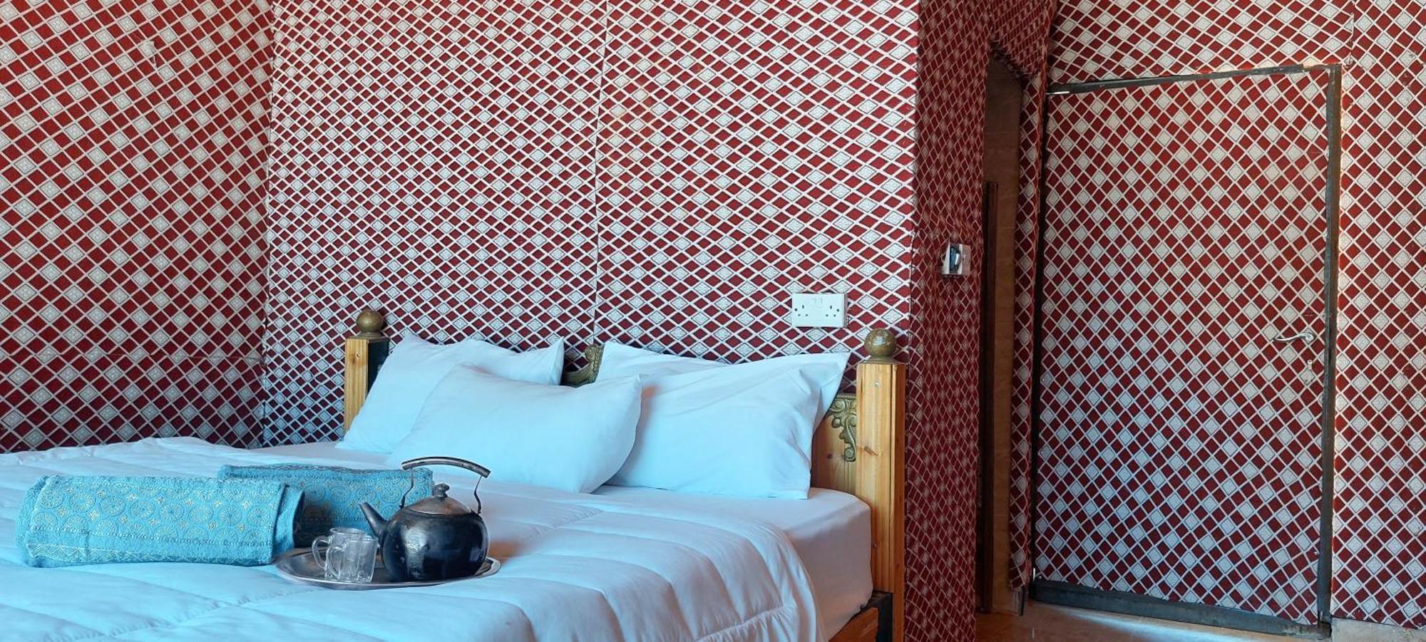 Salman Zwaidh Camp Hotell Wadi Rum Exteriör bild