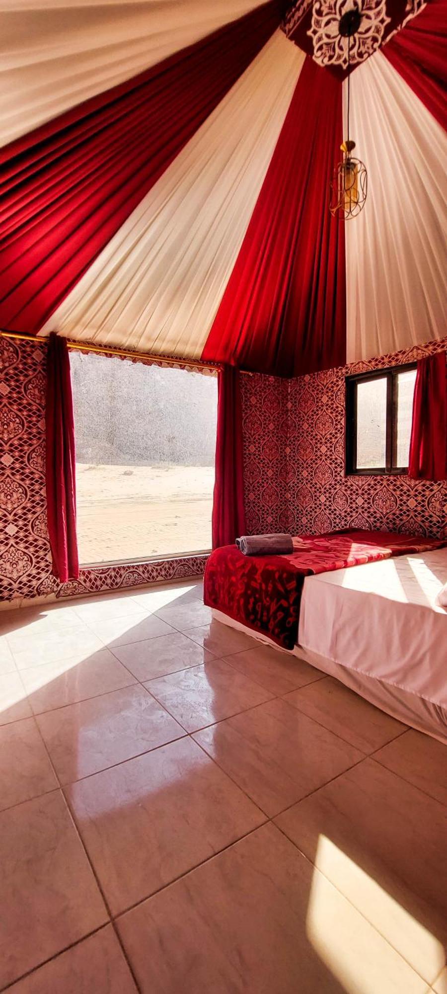 Salman Zwaidh Camp Hotell Wadi Rum Exteriör bild