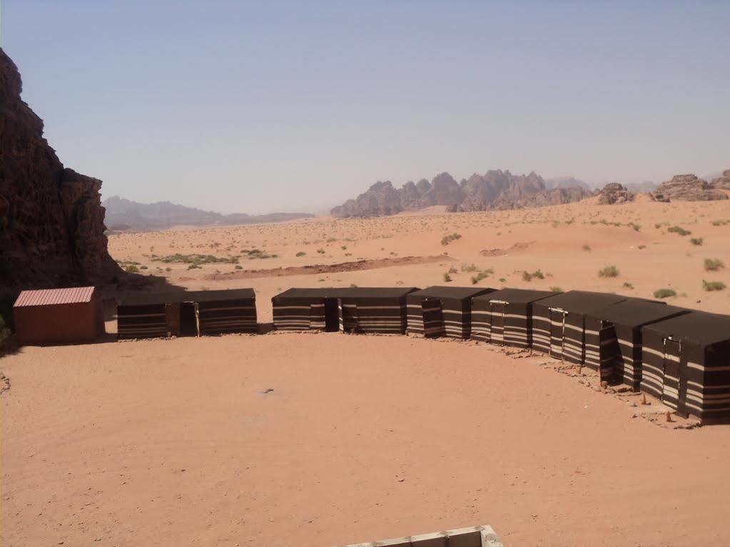 Salman Zwaidh Camp Hotell Wadi Rum Exteriör bild
